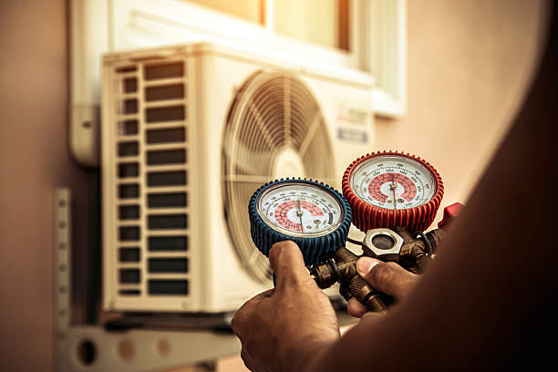 Professional Hvac technician working in Cordova, TN